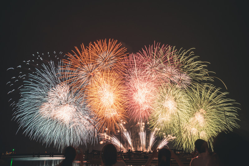 花火大会中止はなぜ増えているのか？自治体が抱える課題と取り組みを徹底解説