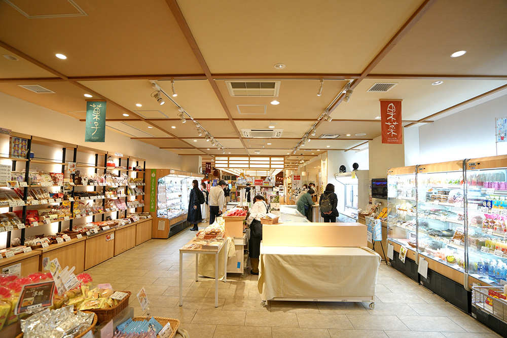 ライブ感がいっぱいのアンテナショップ！「日本橋ふくしま館」は、福島県の“今”を発信中