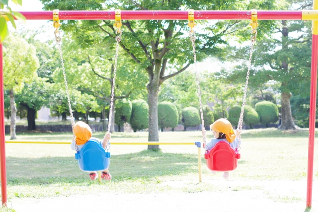 自治体の子育て支援とは？ 定住促進・体験格差対策・子育て支援パスポートまで解説